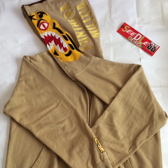 Bape - Picture 3 of 8